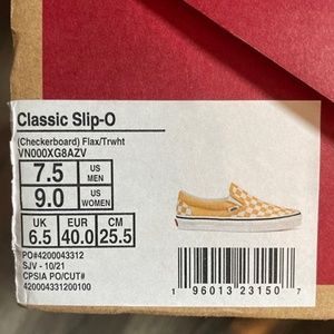 VANS Unisex Classic Slip-on Women’s 9, Men’s 7.5